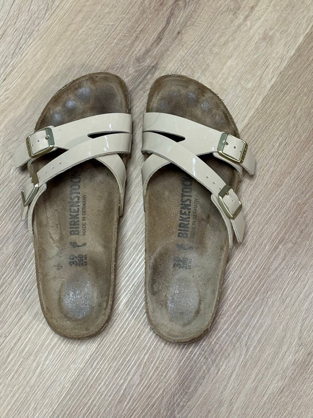 Birkenstock Salina Patent Cream Nude Cross Strap Sandals Buckle EU 39 US 8 8.5